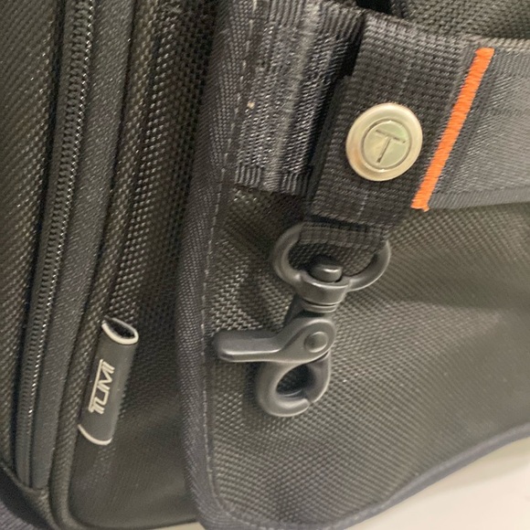 NWOT Tumi T-Tech Essential Gear Laptop / Breifcase, Messenger Bag Shoulder Strap - Picture 4 of 13